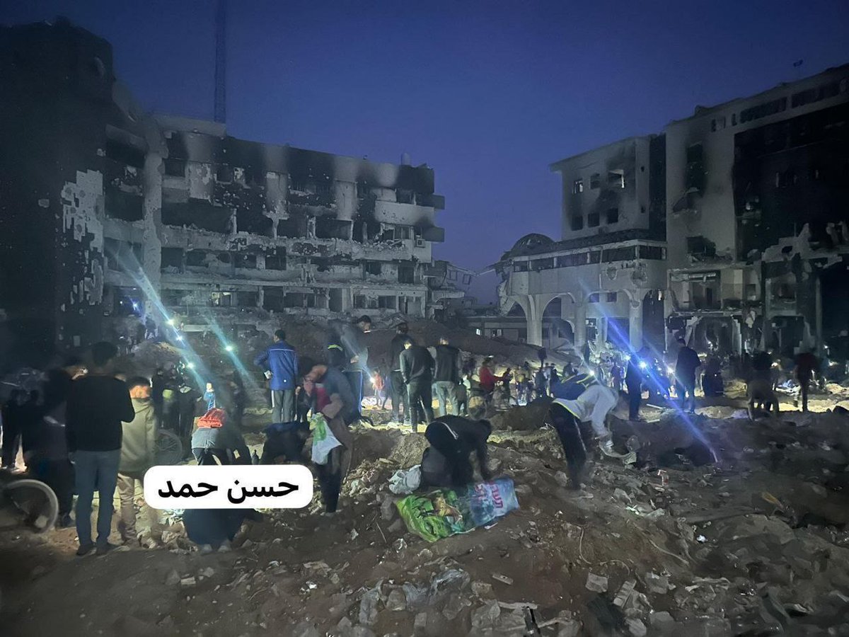 Marchfoward's tweet photo. TERKINI

ALHAMDULILLAH

GAZA MENANG LAGI 

HOSPITAL AL SHIFA DITAWAN SEMULA PEJUANG PALESTIN 

Pasukan Pejuang Palestin melancarkan serangan bertubi-tubi sepanjang pagi tadi dan IDF terpaksa berundur dari Hospital Al Shifa lapor Al Mayadeen

Namun 50 jenazah rakyat Palestin ditemui setakat ini oleh Pasukan Pejuang Palestin di sana

Rakyat Palestin sudah memasuki kawasan hospital dan hospital itu sudah dibakar