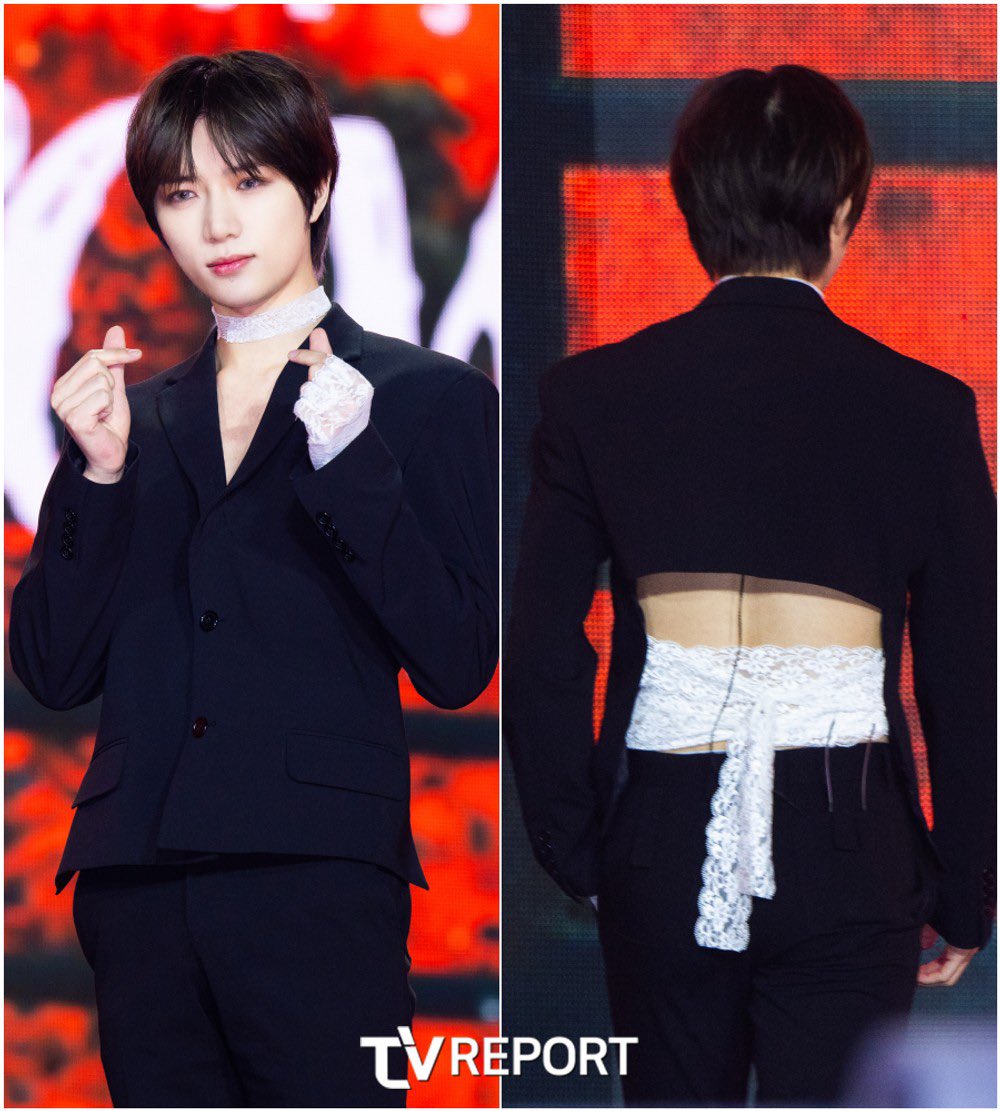 txtarchivee's tweet image. GIRL THEY’RE FINALLY SHOWING US THE BACKSIDE 😭😭😭