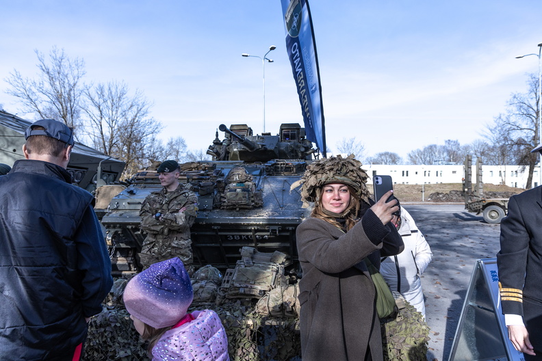 👏 Thank you 🇪🇪 Ida-Viru County for hosting the 20 years of #Estonia's membership in @NATO & #1NATO75years community tour! 🚛 We move on. You can find us in Tartu on 1/4, in Võru on 2/4, in Pärnu on 3/4, and in Tallinn on 4/4. #WeAreNATO More infos👉 kaitseministeerium.ee/et/uudised/nat…