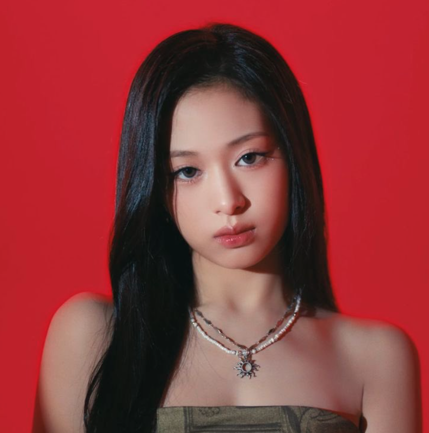 AboutMusicYT's tweet photo. BABYMONSTER's Ahyeon talks about BLACKPINK's Jennie, calling her a role model:

- "Jennie is my idol and someone who has given me great inspiration. The nickname 'Little Jennie' itself is an honor. I want to do well as my seniors and become an artist who finds my own color". https://t.co/WW3zgePmNj