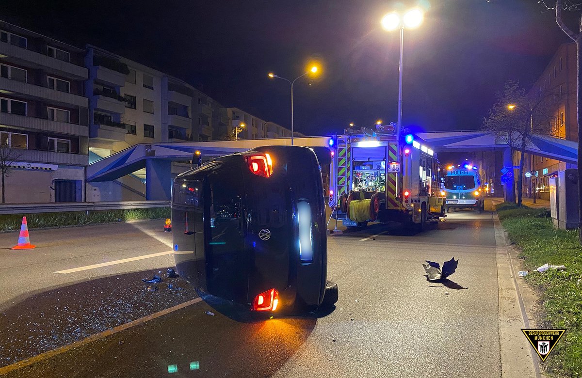 Montagnacht ist es auf der Tegernseer Landstraße zu einem Unfall gekommen. Die #Feuerwehr #München war im Einsatz. Der ganze Bericht: presseportal.de/blaulicht/pm/1… #WirFürMünchen