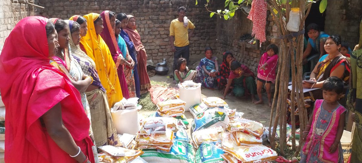 जीविका सामुदायिक सगठनों द्वारा खरीद बिक्री समितियों के माध्यम से सुरक्षा निधि का उपयोग कर आवश्यक खाद्य पदार्थों खरीदारी की जाती है। होली के अवसर पर की गई खरीदारी की कुछ तस्वीरें। @brlps_jeevika