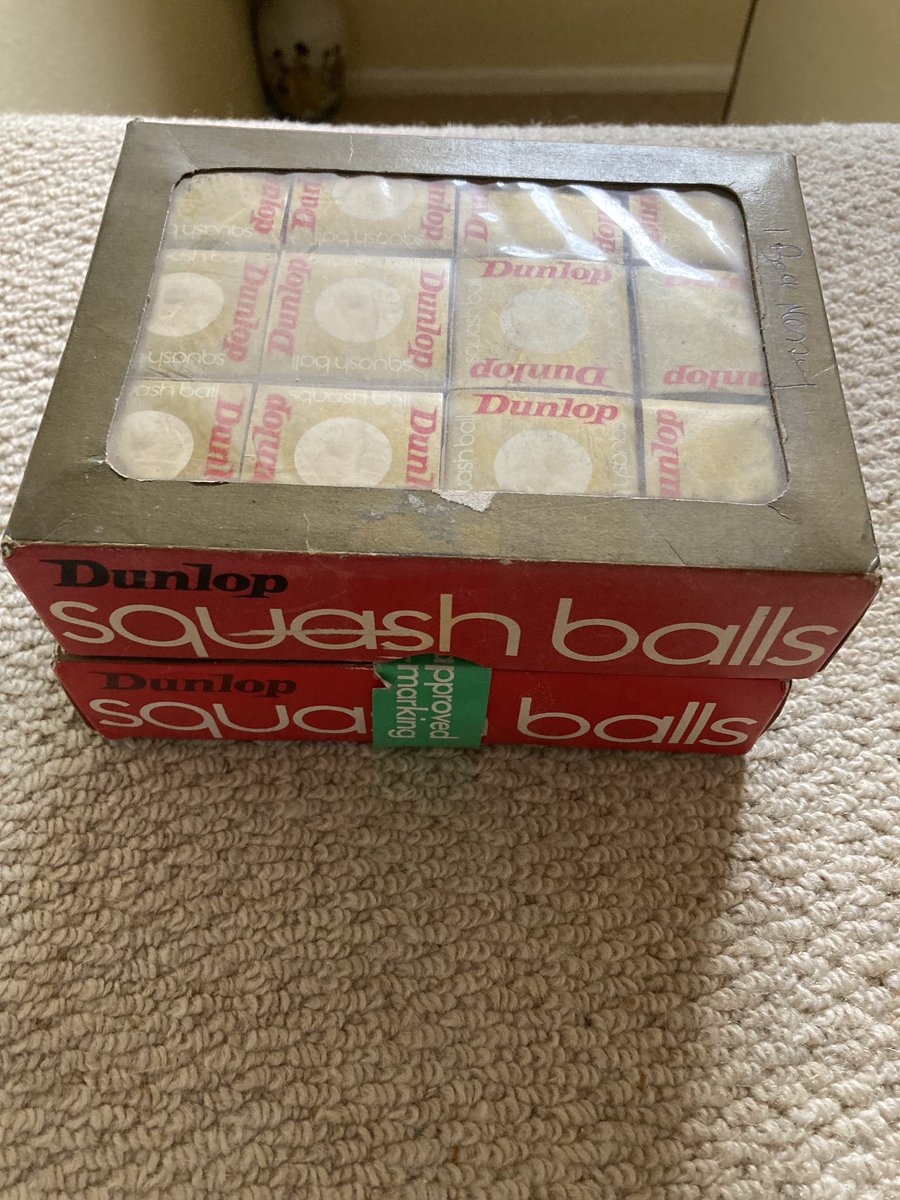 ⁦<a href="/LondonSqClassic/">London Squash Classic</a>⁩ ⁦@PSAWorldTour⁩ need any balls for today’s finals? #retro