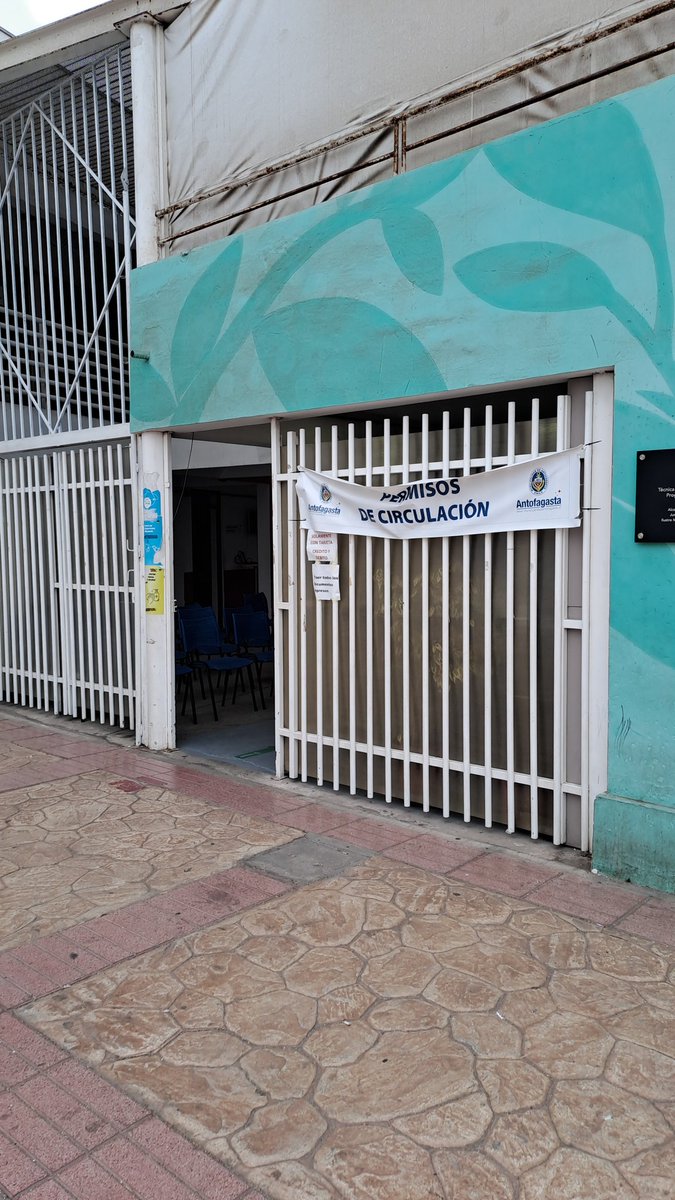 JHJCordero's tweet image. Casa del adulto mayor en Radomiro Tomic con Nicolás Tirado #permisodecirculación #Antofagasta está vacío y funcionando!!!