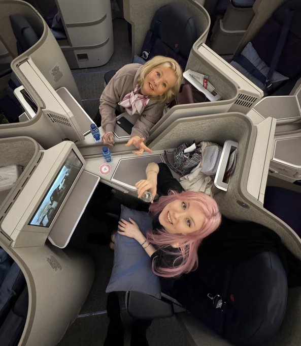 Taking mom to Japan ✈️ 🇯🇵 https://t.co/Ki9Sbxsr5k