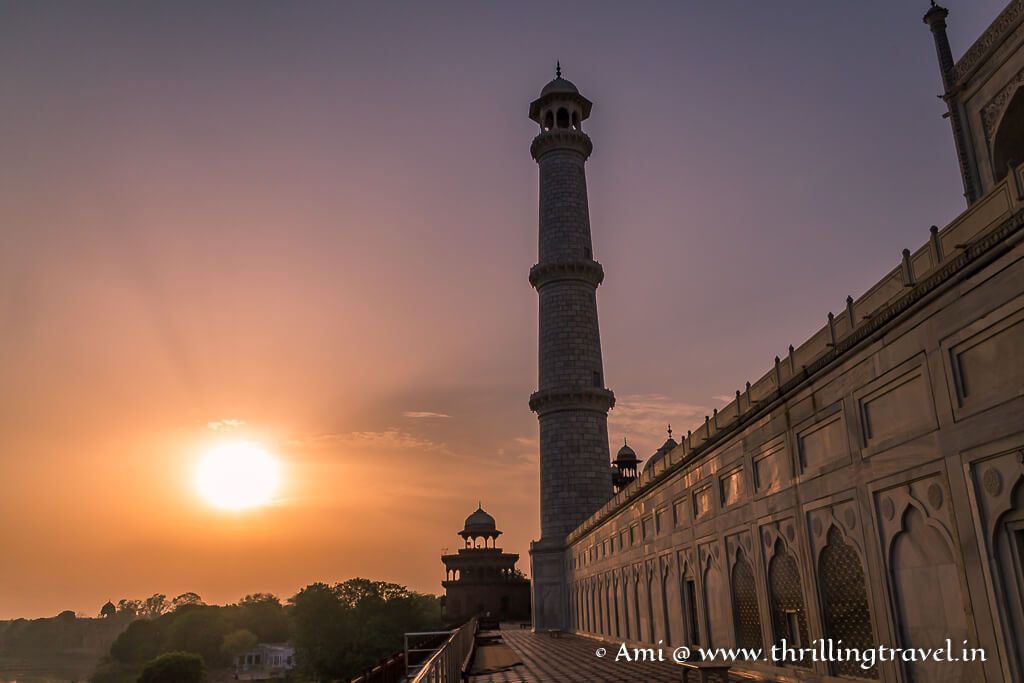 Planning a visit to the majestic Taj Mahal in Agra? Check out this informative article to discover the best time to experience its beauty and avoid the crowds. - thrillingtravel.in/best-time-to-v… #TajMahal #TravelTips #Agra