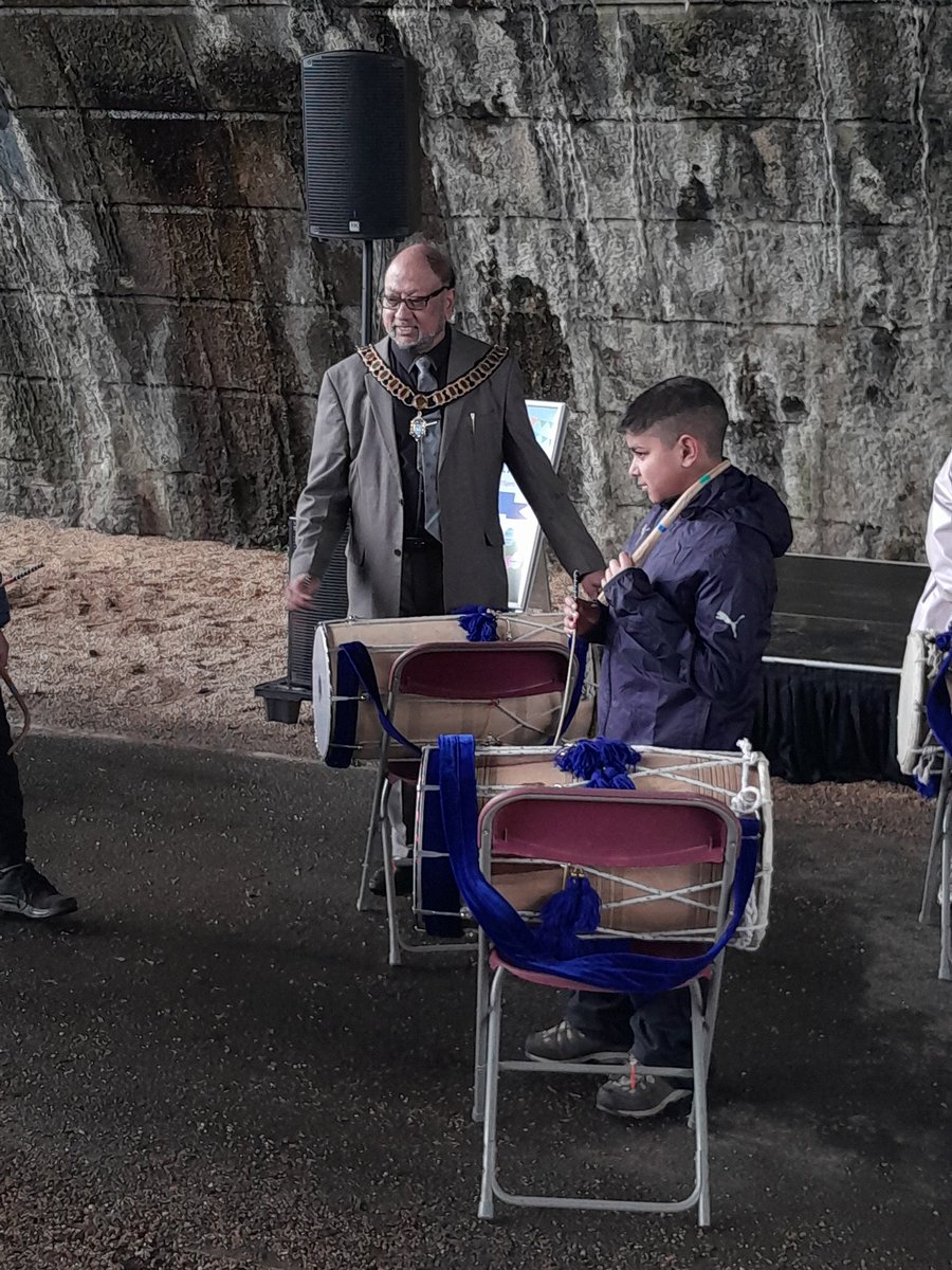 Mr Mayor playing the drums at #EggRolling2024 @visitpreston @prestoncouncil