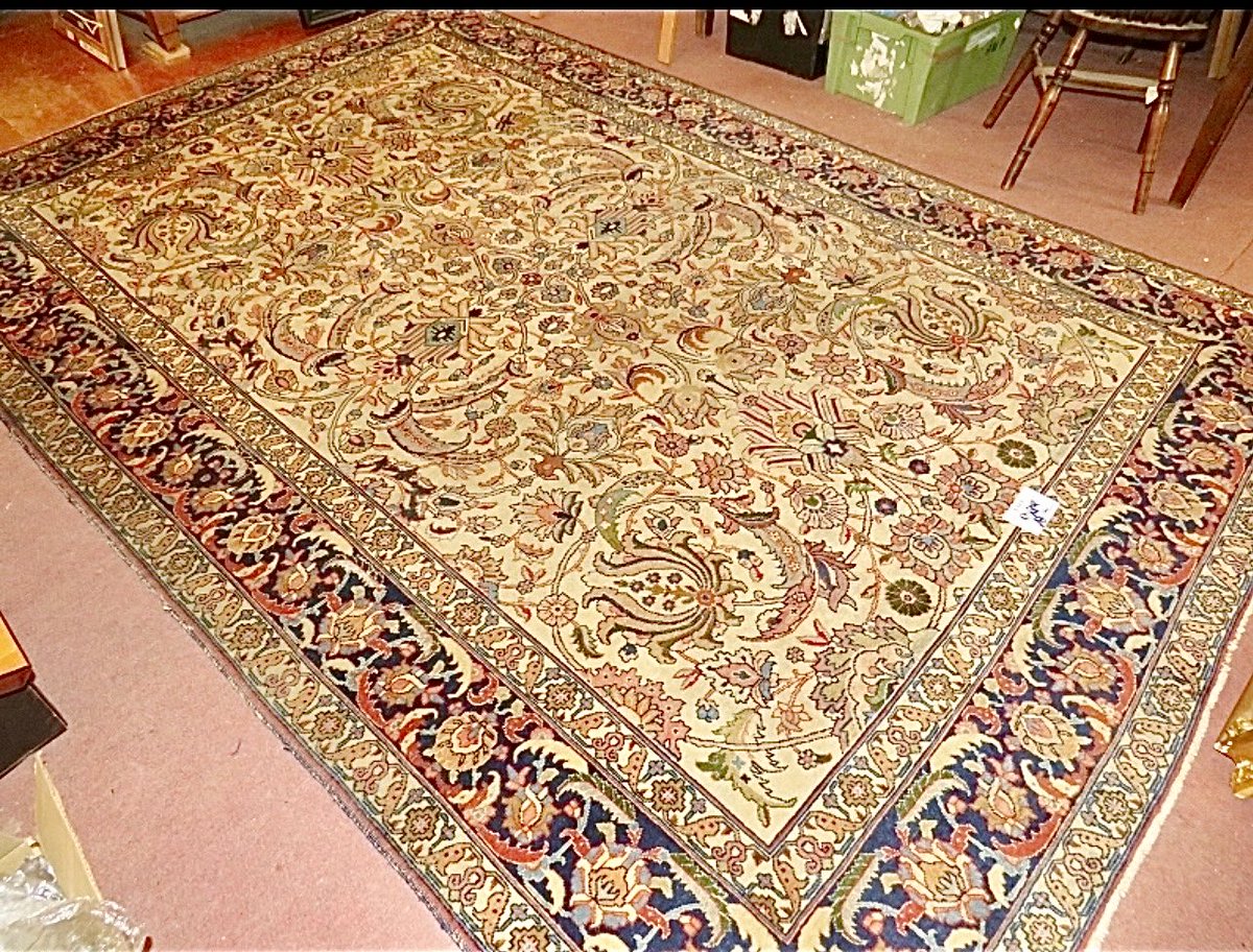 A Beautiful early 20th Century carpet. LOT 906 LIBERTY, LONDON, C.1930 - GOOD QUALITY RUG, PURCHASED BY THE FAMILY IN 1930, 10'7' X 7'2' Estimate £800-1200 bentleysfineartauctioneers.co.uk #carpet #liberty #antique,rug