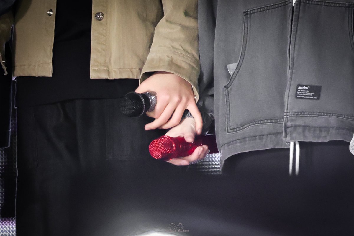 Jellybeans_hozi's tweet photo. 240330 첫콘 HQ
🤲🏻
#호시 #HOSHI #권순영 #ホシ 
#우지 #WOOZI  #이지훈  #ウジ 
#호우 #순훈 #soonhoon #hozi
#세븐틴   #SEVENTEEN https://t.co/9mPzaps2QC