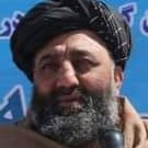 حاجی غازی، برادر ملا عبدالله سرحدی، والی طالبان در بامیان که هیچ‌گونه مسند دولتی ندارد، با گروهی از افرادش در بامیان سرگرم خرید و فروش زمین و خانه است و از این مدرک پول هنگفتی کسب می‌کند.

#بامیان #افغانستان