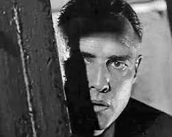 merlinpapin3's tweet photo. .@FredOL69007 @tbarnaud  Ce soir sur @ARTEfr  pour bien commencer le #DéfiCinéClassiques2024 du mois d'Avril pour le thème #MarlonBrando , le film  #Morituri de Bernhard Wicki (1965)

Avec : Marlon Brando, Yul Brynner, Janet Margolin, Trevor Howard, Martin Benrath, Hans Christian Blech, Wally Cox, Max Haufler, Rainer Penkert, William Redfield, Oscar Beregi jr., Martin Brandt, Charles De Vries, Carl Esmond, Martin Kosleck, Norbert Schiller, Robert Sorrells, Rick Traeger, Ivan Triesault, Gregg Barton, Paul Baxley, Hal Bokar, Eric Braeden, Heinz Brinkmann, Gary Crosby

En 1942, au Japon. Robert Crain, un soldat de la Wehrmacht, déserte et rejoint le camp d'en face. Il est chargé d'une mission très dangereuse. Un cargo allemand sous pavillon suédois doit se rendre en Europe avec un chargement de caoutchouc, et les autorités alliées craignent que le capitaine Müller ne saborde le navire en cas d'interception par les forces ennemies. Crain reçoit l'ordre d'embarquer à bord pour saboter l'installation. Crain, qui se fait passer pour un agent de la Gestapo, se heurte au capitaine Müller, farouche antinazi. Au cours du voyage, le cargo recueille des prisonniers de guerre dont la belle Esther...