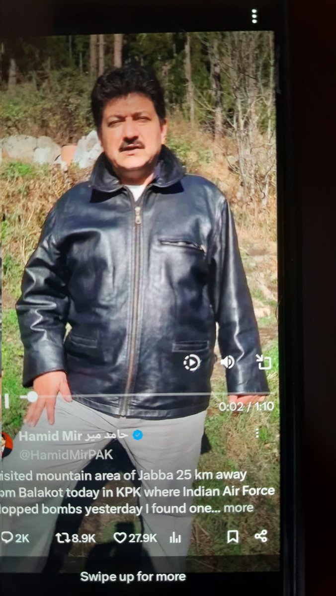 LageRahoKashmir's tweet image. #PulwamaBalakotAbhinadanF16
Updt 20)
Vid 1) #HamirdMir in 2024: #PakISPR gives orders 2 #PakiMedia which they have 2 follow (don't name 🇨🇳)
Vid 2) Hamid in Balakot, 27 Feb 2019: Did #PakISI tell u 2 lie @IAF_MCC kiled only a crow in #SurgicalStrike?
🙏see @MEAIndia @sneheshphilip