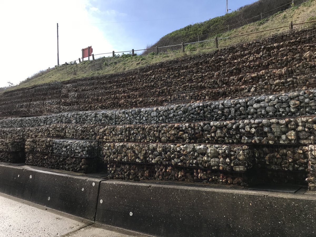 #aqageography #geographyteacher Here is a new video describing the costs and benefits of different coastal hard engineering methods used on the coastline of the UK, including sea walls, groynes, rock armour, revetments and gabions! youtu.be/_qwgvzKJR7I