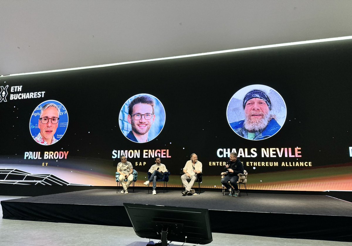 Day 2 at @ETHBucharest_ 🇷🇴 was a blast 💥 Great panel which was discussing enterprise adoption for ethereum

Thanks @martin__a__s for the fantastic moderation 🎤, @chaals for the EEA insights ⚡️ and @pbrody for the emphasis on privacy for enterprise on ethereum 🔎