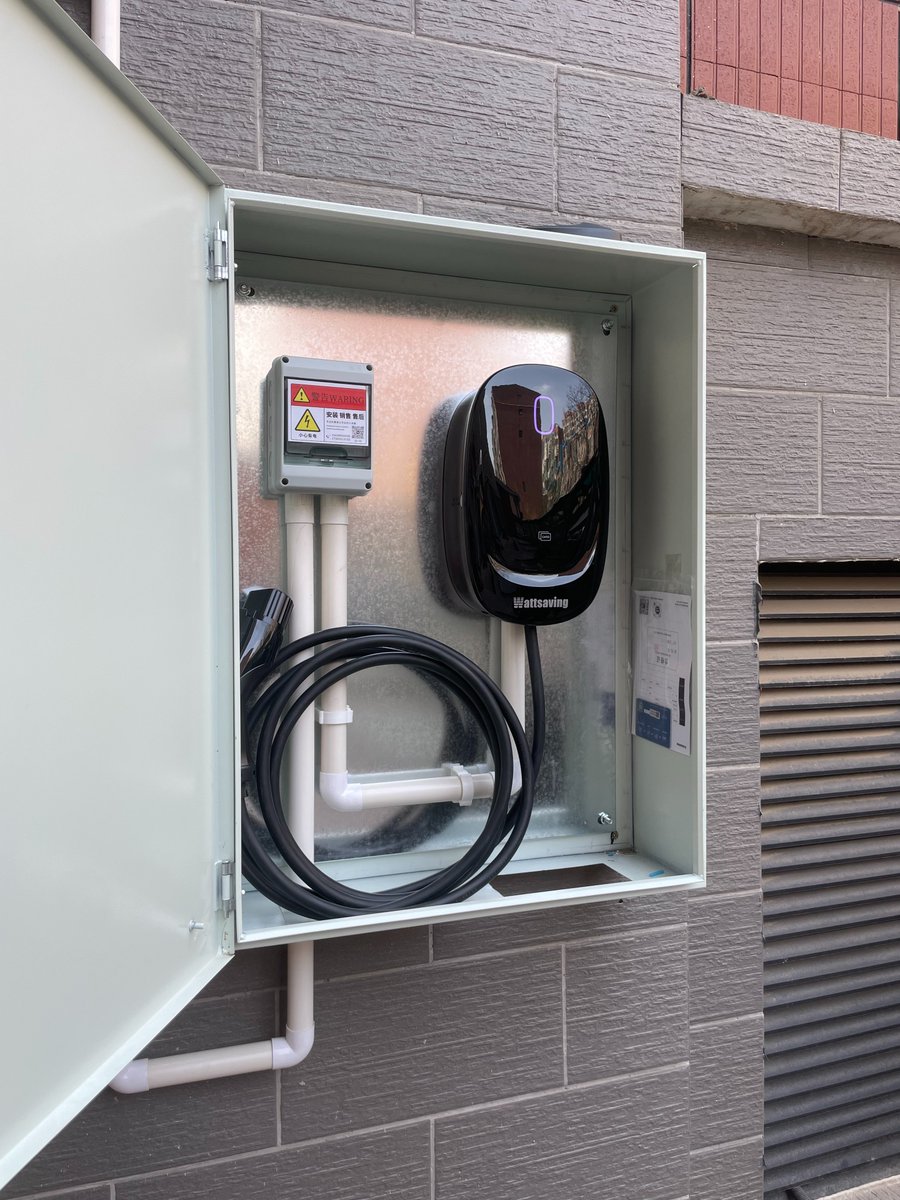 wattsaving's tweet photo. Wattsaving wall charger with a protection box.
#evchargers
#evchargerinstall
#evchargerinstallation
#evchargerstation
#chargingstation
#evchargerfactory https://t.co/dnaHHNPrzp
