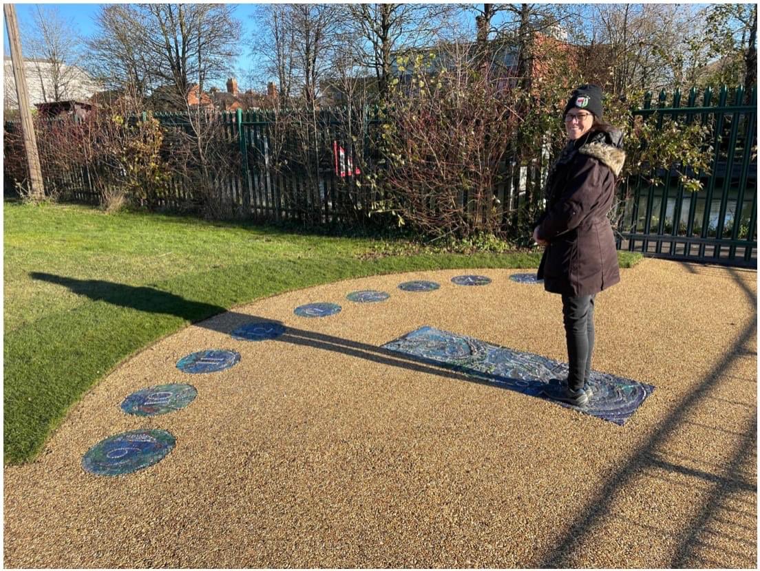 A great big thank you to everyone who came to help reset the human sun dial at Osney Lock Hydro to BST yesterday.  wocore.org.uk/news/all-set-f…