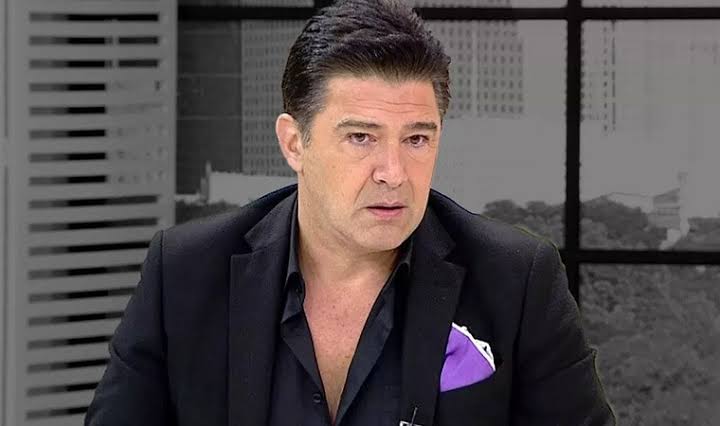 Özgür Demirtaş'tan 'Murat Kurum çok büyük farkla kazanacak.' diyen Hakan Ural'a:

Önce askere gitsin.