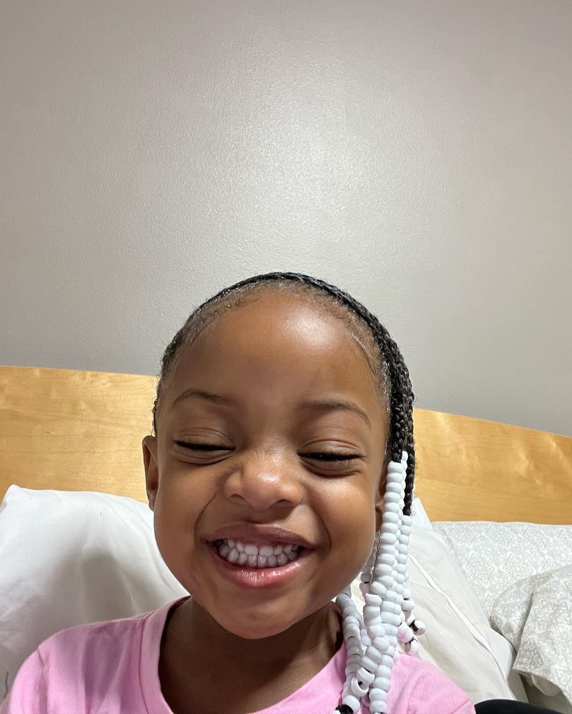 She took her own selfies 😂😍