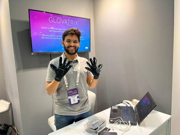 aparanjape's tweet photo. Helping the deaf: How a #Pune startup is leveraging AI to give sign language voice  

https://t.co/kHOKfyTPHO 

Pune-based Glovatrix, which was founded in 2020 by Parikshit Sohoni and Aishwarya Karnataki, has secured funding of Rs 75 lakh through government grants and so on. It initially plans to position the device as a workplace communications tool. via @chandrarsrikant