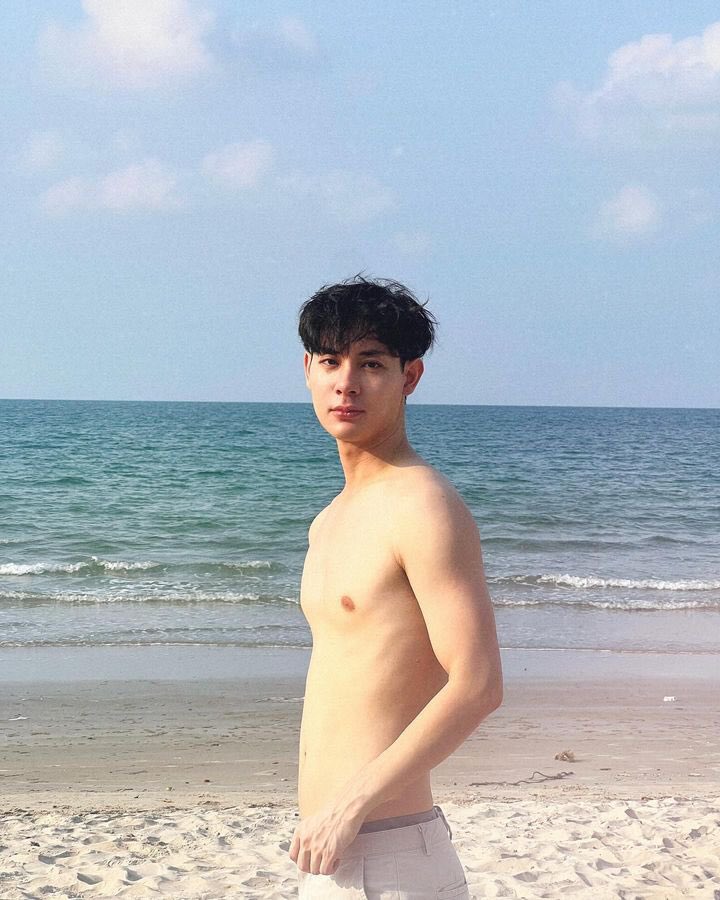 “My summer is you.” 💚💦🌤️ -แพลน IG : thanakorn.plan #สังคมศาสตร์ #บัณฑิต #KU71 #KUSEXYBOY #ศิษย์เก่าแซ่บต้องบอกต่อ