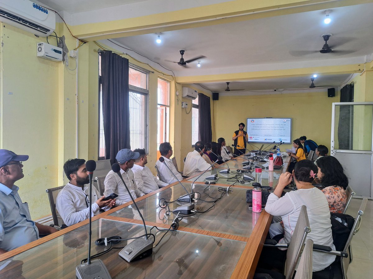 D4D_Nepal's tweet image. Our drone &amp;amp; AI pilot for street naming &amp;amp; house addressing is complete &amp;amp; handed over to the local government!
This is #evidence-based decision-making in action.  A strong #dataecosystem paves the way for a better future for Janakpurdham.  #Nepal #drones #AI #SmartCities