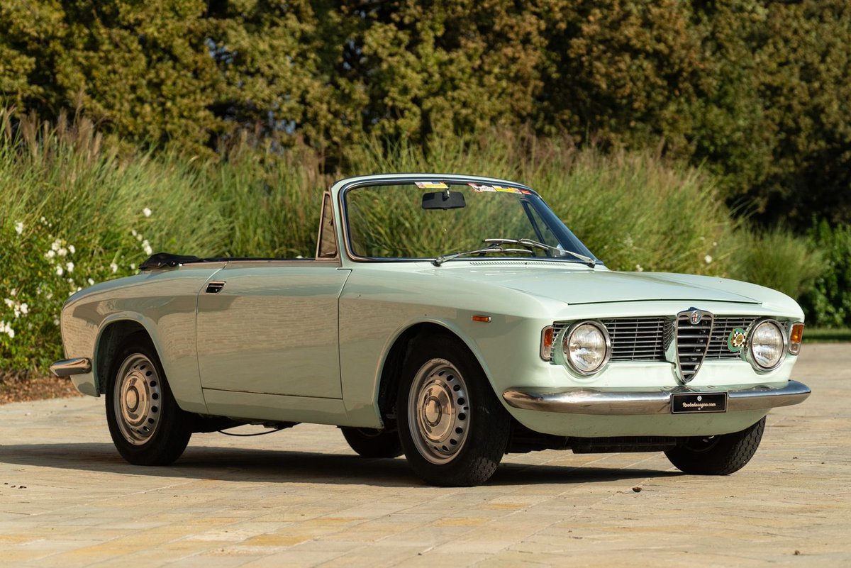 Timeless Car Cabriolet Alfa Romeo Giulia GTC, 1965 —— Note: 1000 cars produced - -