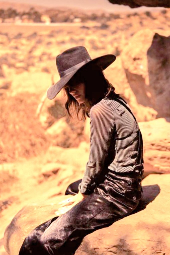 Neil Young 
Cowgirl In The Sand
youtu.be/J03bvvTc2kc?si…