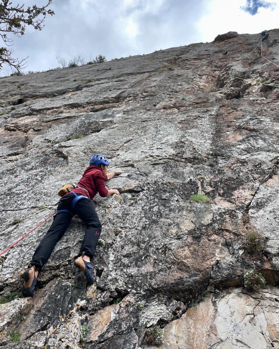 🔊  Inscripcions obertes per a les proves d’accés de muntanya 📅 Del 14 al 20 d’abril

Senderisme ➕ Mitja Muntanya ➕ Barrancs ➕ Escalada
. . .
🔊Inscripcions dubèrtes entàs pròves d’accès de montanha 📅 Deth 14 ath 20 d’abriu

Senderisme, Mieja Montanha, Barrancs e Escalada