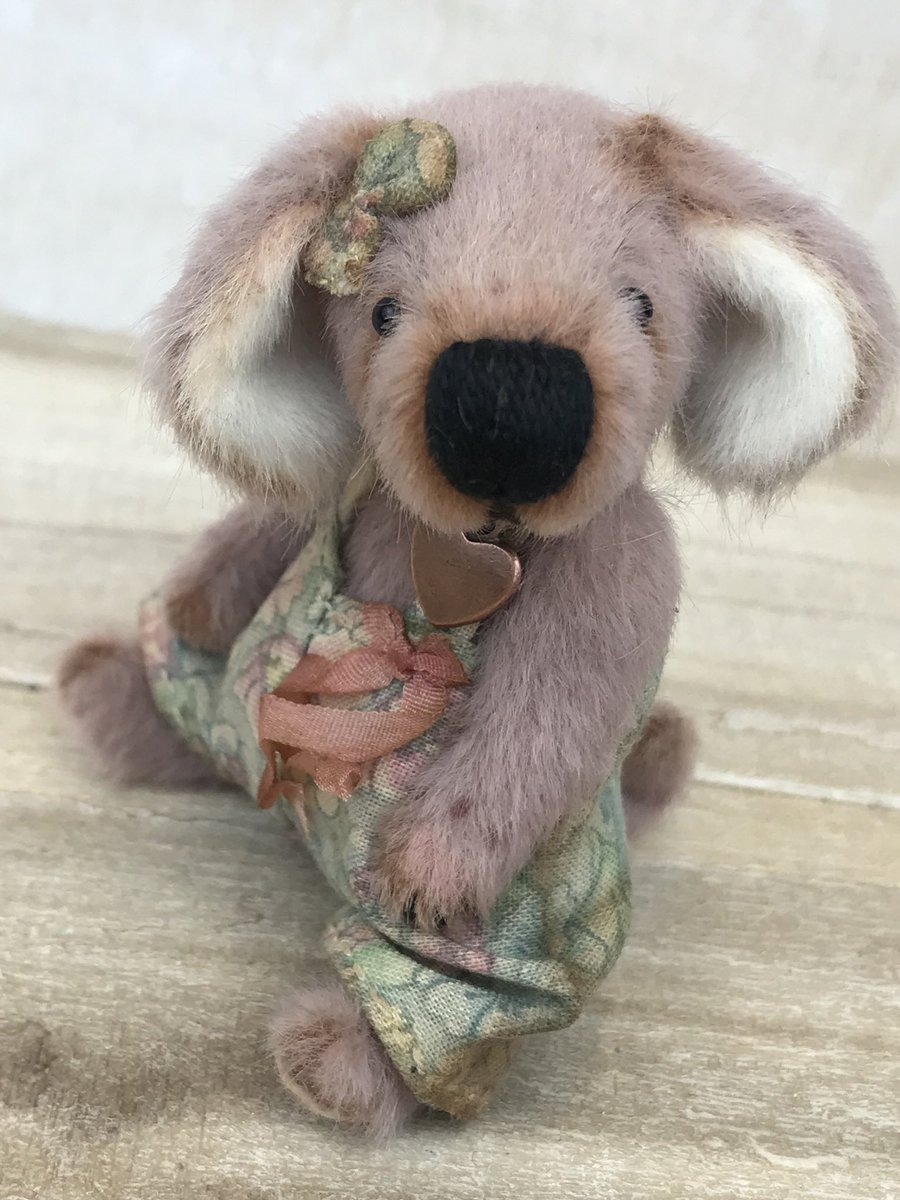 Gypsy ~ 3 inch pooch 😍 SOLD but had to show her off 💖 theoldfollybears.com #MHHSBD #TheCraftersUk