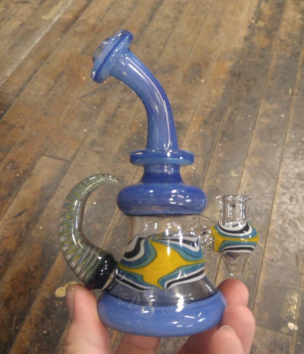 fatbottomglass's tweet photo. Blue slim mini !!!! https://t.co/EYH9AB0QhF