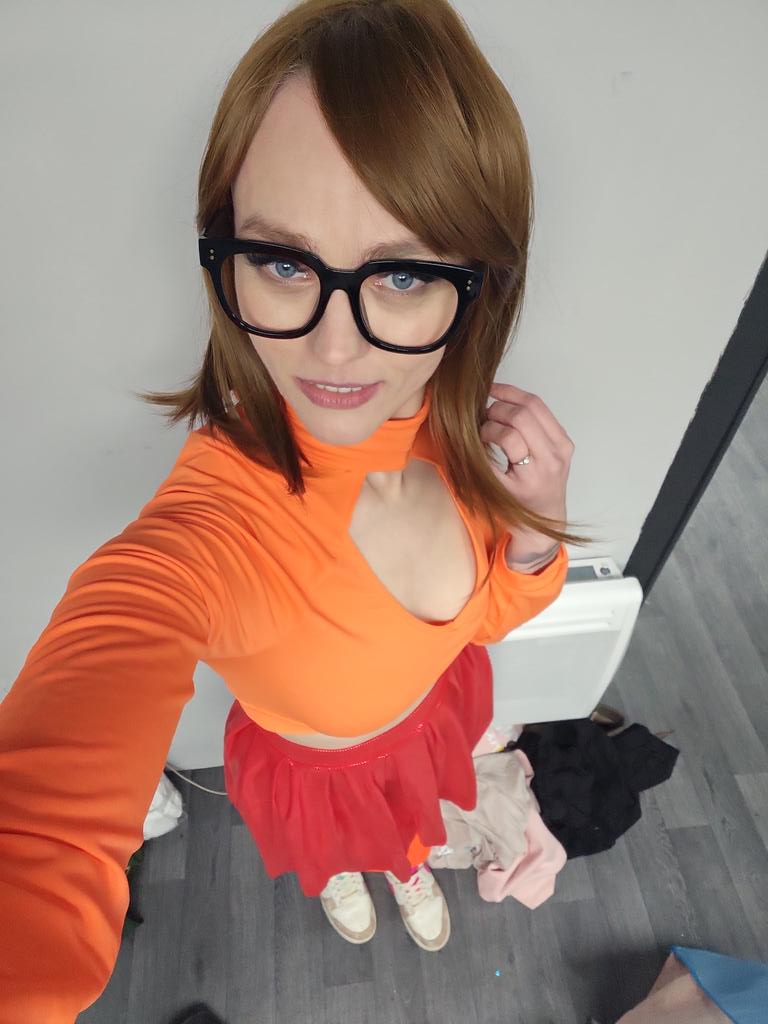 fantasyproclean's tweet photo. So here is my new velma outfit, super excited to get this one out for you 😜 https://t.co/JnzCuD2nDU