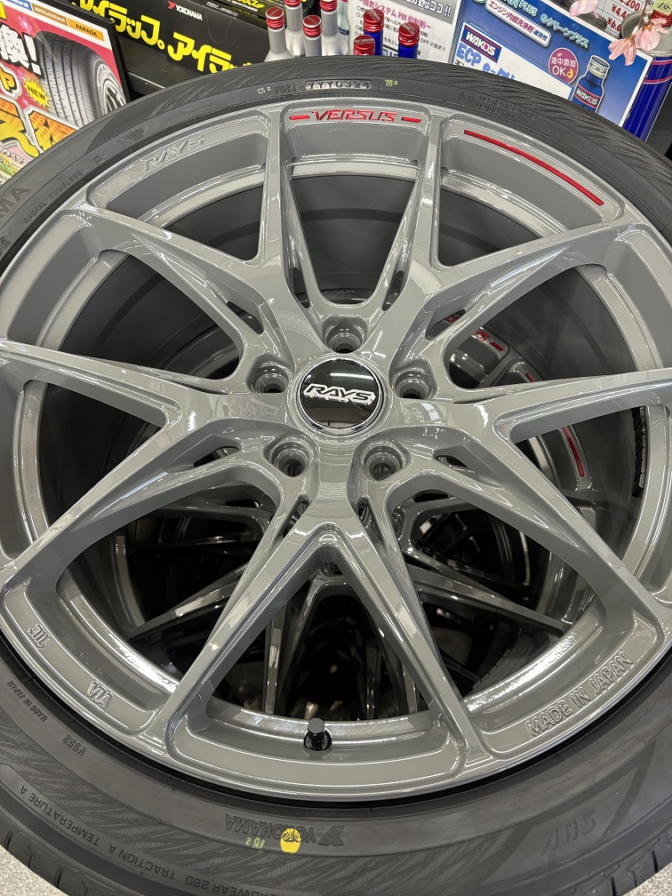 tg_minamioosawa's tweet photo. 【#ADVAN #dB #V552】X【#RAYS #VV21S】
#新型アルファード 用の【#20インチ】SETが入荷~♪
このホイールカラー【#アームズグレー】激シブです🤩
しかも2月に色違いの同じホイールをスタッドレスとの組み合わせで装着したオーナー様の注文品です🛞
今月中には取付しますのでお楽しみに~♪ https://t.co/HQDCuFyuf5