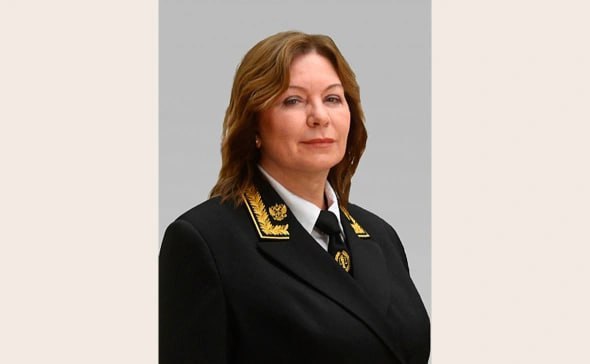 La camarade de classe de #Poutine, Irina Podnosova, est devenue la seule candidate au poste de président de la Cour suprême de la Fédération de Russie. Le Conseil de haute qualification des juges a recommandé sa candidature le 1er avril. Le poste de président de la Cour suprême