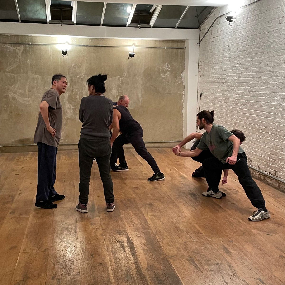 Introduction to the foundation of push hands. 
#zhaobaotaijiquan #taichi
 #martialart  #kungfu #taichibody #healthylifestyle #allbodytogether #movingmeditation  #camden #kentishtown #london #tuishou