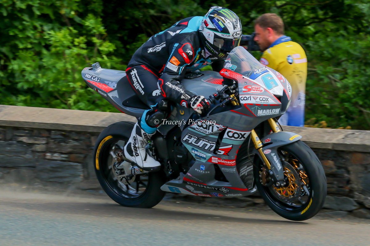 #justanotherMichaelMonday @M_Dunlop3 kicking up the dust in 2019 @ccxmotorsport @HuntsMotorcycle @WhyArai