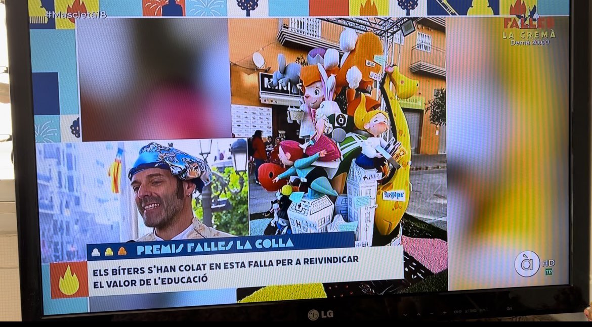 Falla374's tweet image. Doblet molt especial al 2024 també: Els dos segons 🥈🥈premis d’À Punt, tant La Colla infantil, com també a la falla gran. Nostre secretari, Rafa Soria, ho celebrà en directe al set de l’Ajuntament… i no només amb els presentadors. @chorizamay t’esperem al casal!❤️