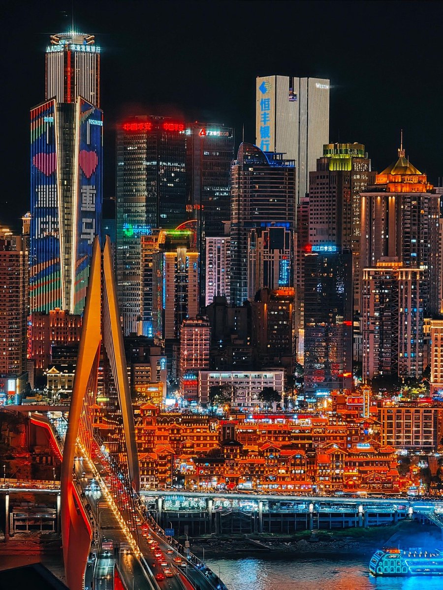 iChongqing_CIMC's tweet image. Day or night, I'll always be in love with this city…💖🌆🌙 
📷XiaoHongShu/青山夕照水悠悠

#Chongqing #CityLove #AlwaysBeautiful #DaynNight #Photpgraphy