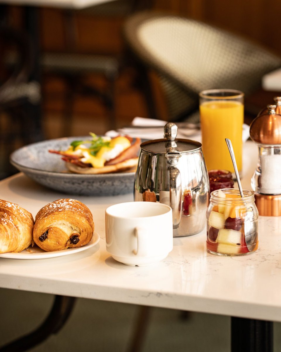 Start your day the Metropole way: with a leisurely breakfast that sets the tone for relaxed mornings ☕ Book Your Stay 👉 loom.ly/C2mPIAE #TheMetropoleHotel #Breakfast #TheVQ #PureCork