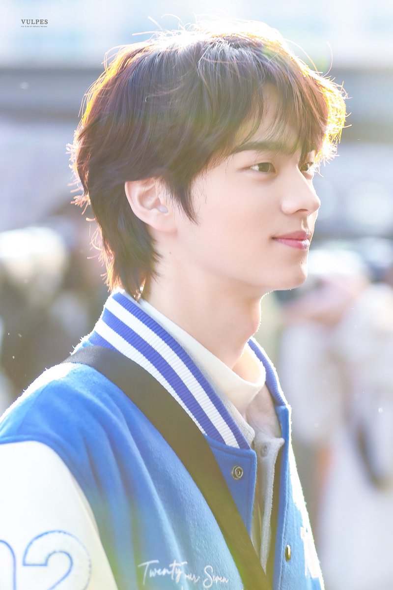 Fun fact Star Shinyu TWS

- dikenal “senior ganteng kls 3” di sekolah
- leader + member tertua tp anak bontot
- trainee terlama ke-2 di Pledis (4-5 th)
- ngambek kalo dipanggil “Shinyu” 🤣
