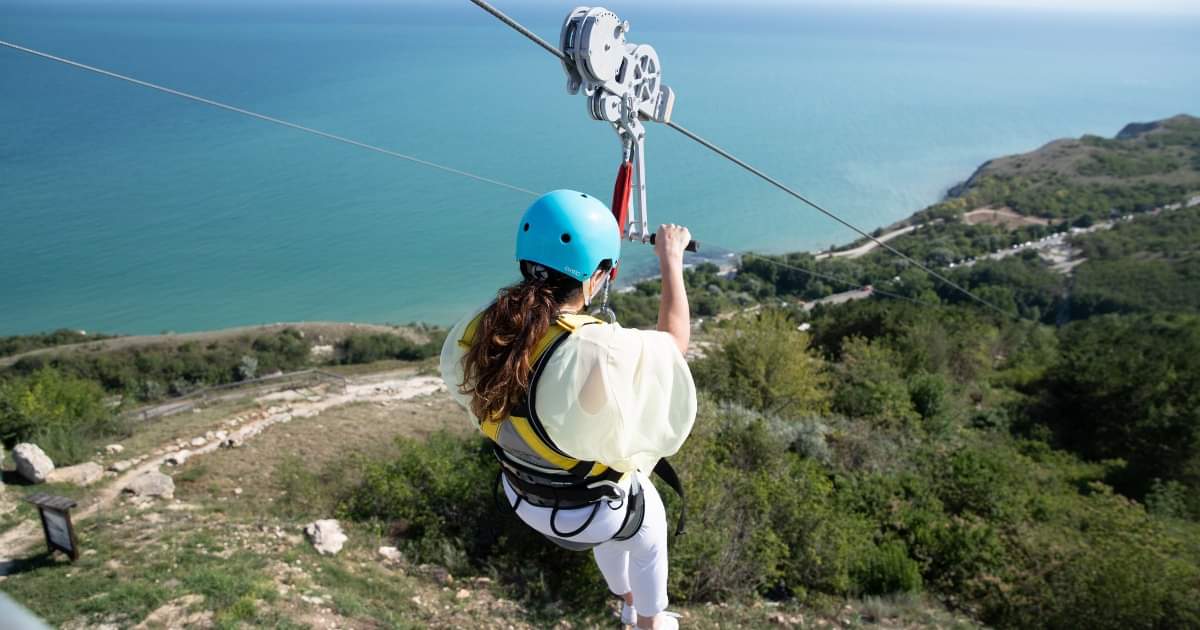 We're delighted to announce a new way to travel the South West 660! Thanks to all four counties installing a network of ziplines, you can now whizz around and experience our wonderful coastline from above. #southwest660 #zipline #zipwire #fasttravel