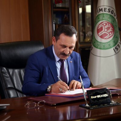 husdemirel's tweet photo. Başkanım canın sağolsun. Her zaman modern Etimesgut'un mimarı ve Cumhuriyetimizin değerlerine sahip çıkan dürüst başkan olarak anılacaksınız. Kalbiniz ferah olsun Etimesgut'ta gök kubbede hoş bir seda bırakdınız. Biz senden razı olduk. Cenab-ı Allah'da razı olsun. https://t.co/bZS6cl4Cg4