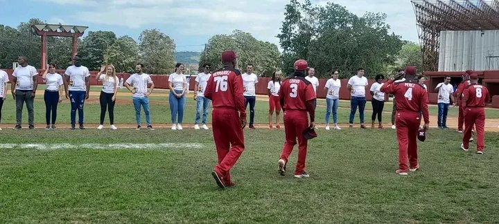 Susel1372's tweet image. El equipo de #HuracanesDeMayabeque reconoce a Delegados del Congreso de la UJC de #Mayabeque
#MayabequeEnDesarrollo
#JuntosPorMayabeque