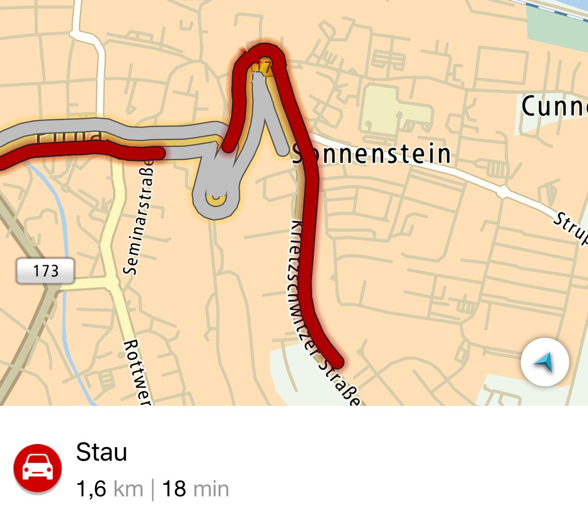 pk_soe's tweet photo. ☝️ für beide Richtungen derzeit nur ein Fahrstreifen abwechselnd frei, #Stau!
Aktuell mit Ampelregelung! Höhe Schandauer Straße 30. Siehe Screenshot!
‼️🚙🚗🚐☝️ Stau derzeit auf der #A4 in Richtung Chemnitz zwischen #Dresden #WilderMann und #Wilsdruff https://t.co/93G5lwyXcn
