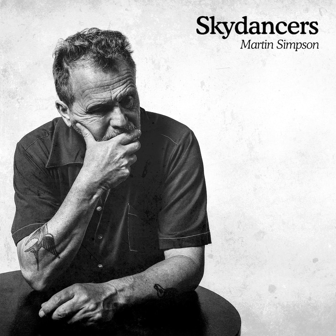 Our Artist of the Month is @msimpsonian's with Skydancers (@TopicRecords) -another ace up his sleeve. The music exudes class and quality; the playing is faultless, but what impresses most is the restraint... An excellent record from a master of his craft. klofmag.com/2024/04/martin…
