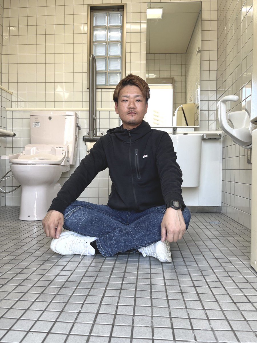 sugimoto_pomp's tweet photo. コーティングBOSS三田支店トイレピカピカプロジェクト🫡スーパー綺麗に掃除して、さらに長寿命なコーティング施工する最高のボランティア✨そしてそこにベタっと座ってドヤりまくる☺️ポンプ屋の仕業とは誰も思わんでしょうね🤣 https://t.co/ov0KifJo46