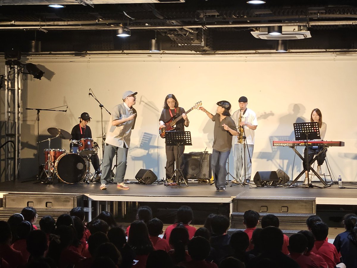 We would like to extend a big thanks to Ensemble Transience: Jazz Beyond Borders-- for sharing their live jazz music, hip-hop dancing, and broadening our students sense of the arts. @aishongkong @asimpsonEDU @DoctorBaumA @Meg_Rob22 @wing_mwing @MrsMorrisonEDU