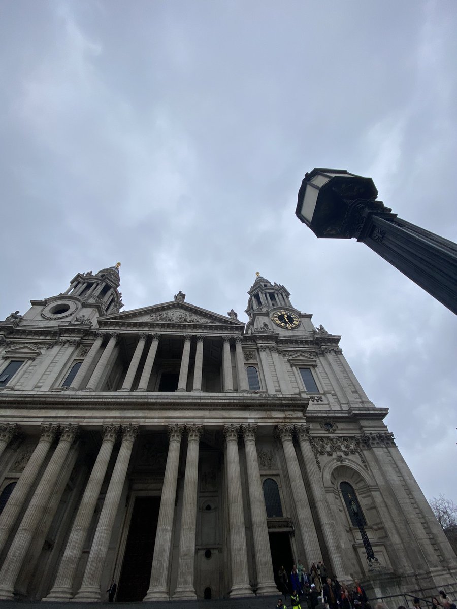 febhailloud's tweet photo. Messe de pâque + l’eucharistie chorale ce dimanche.🐣

📍cathédrale St Paul, Londres https://t.co/kNAIU1Fy3P