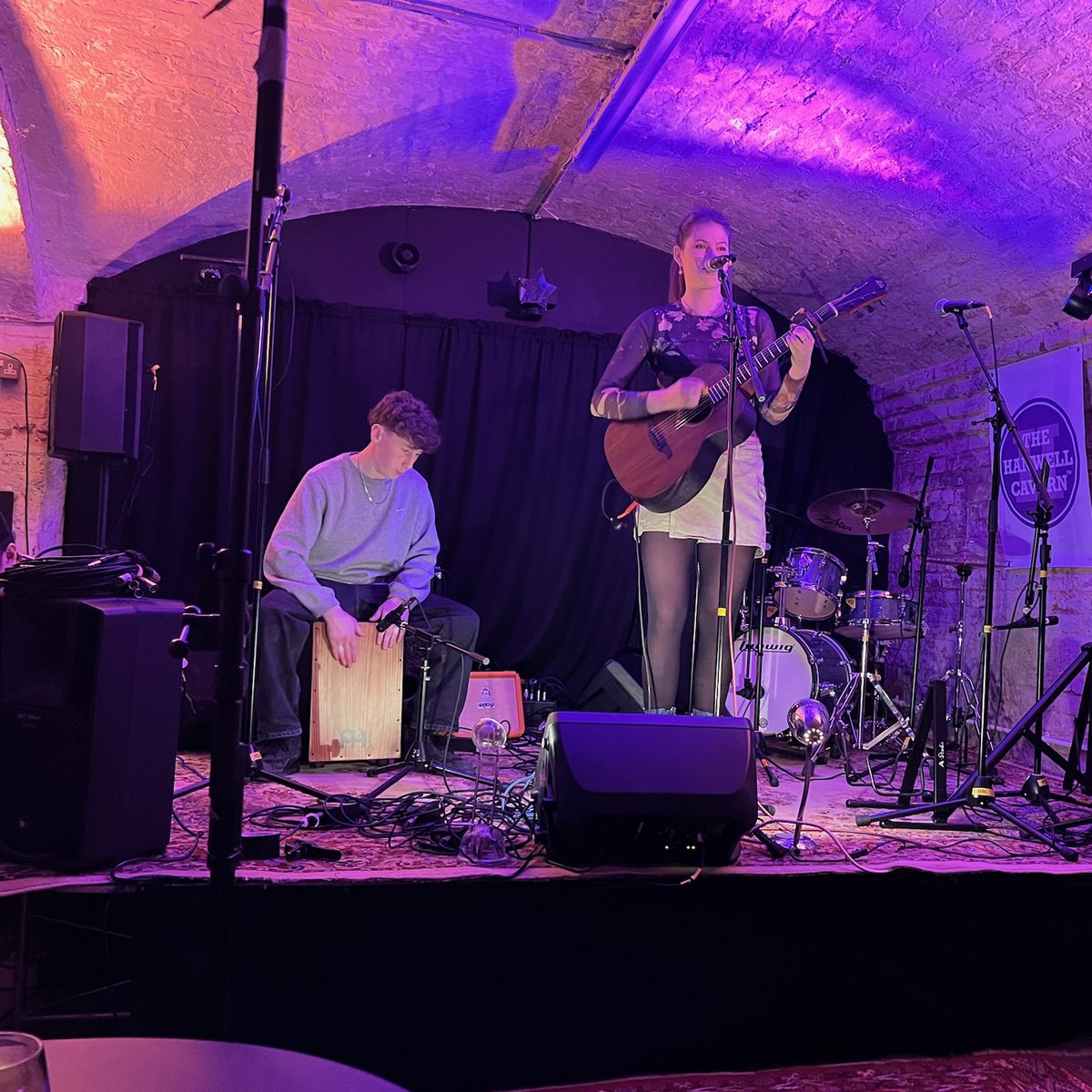 From sound check, to pre-performance, to the performance; my first gig in London is complete!
So much fun!! Thank you to everyone in the wonderful crowd.
Thanks to <a href="/tudorsound/">Tudor Davies</a> - incredible support!

Who’s streamed stars? 
If you haven’t, go stream it now! tr.ee/vXCLQnQo1n