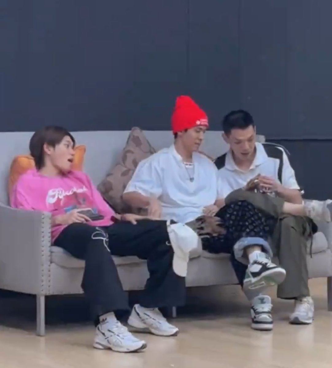 jkisamust's tweet image. ยัยเสื้อชมปูวอ้อแอ้อะไรขนาดนั้นอ่ะ ใครเลี้ยงนุ🤏🏻☺️ #ออฟโรด #offr