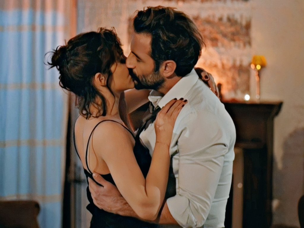 Congratulationssss😍❤️‍🔥🥳 

#KarDer #ÜçKızKardeş
#GökberkDemirci #MelisaBerberoğlu <a href="/KanalD/">Kanal D</a>